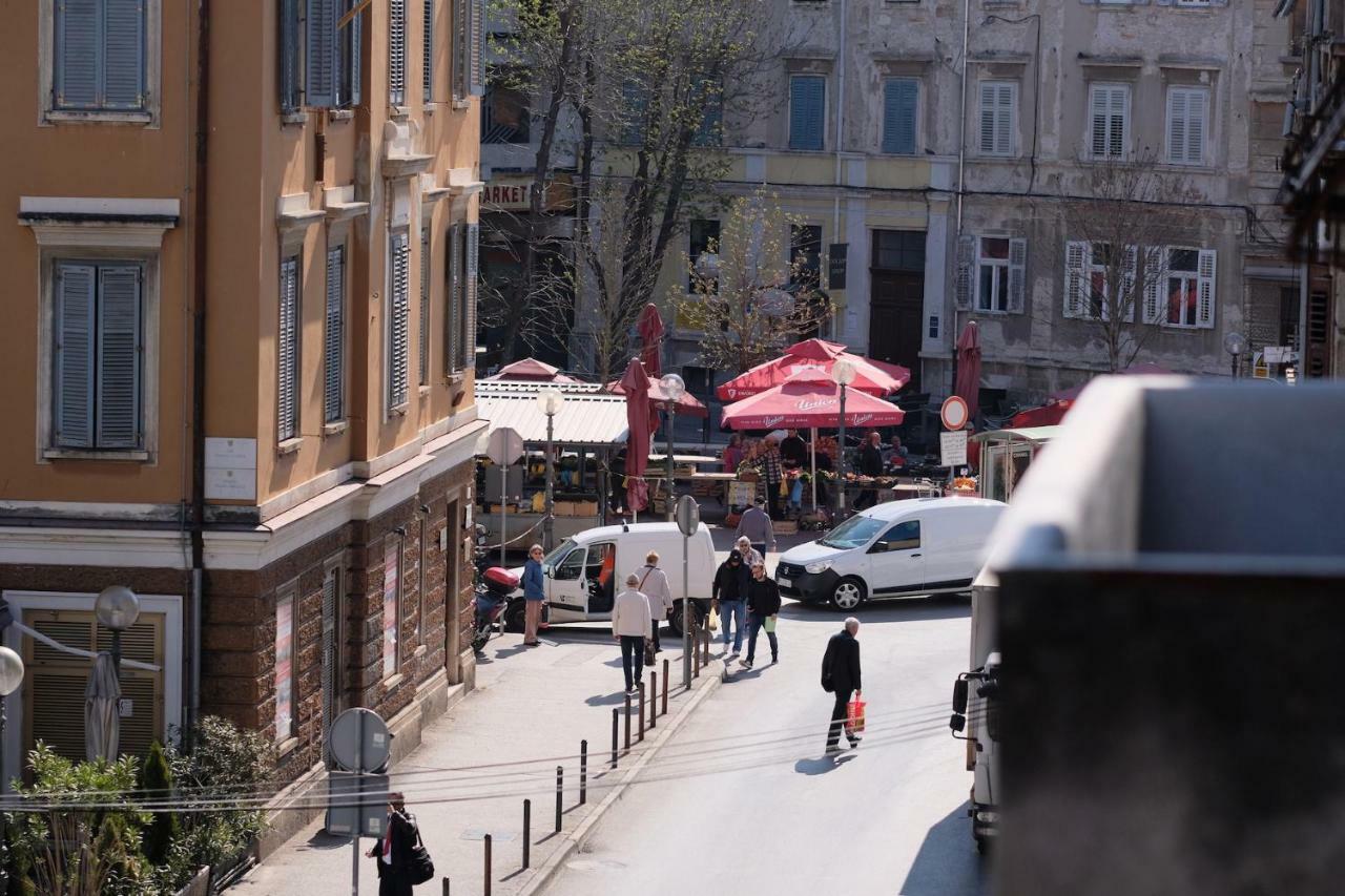 Luxury Old Town Apartment Pula Exterior photo
